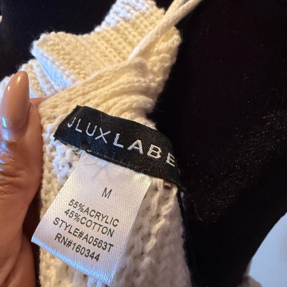 JLUXLABEL Off-White Ribbed Crop Top - Picture 3 of 6